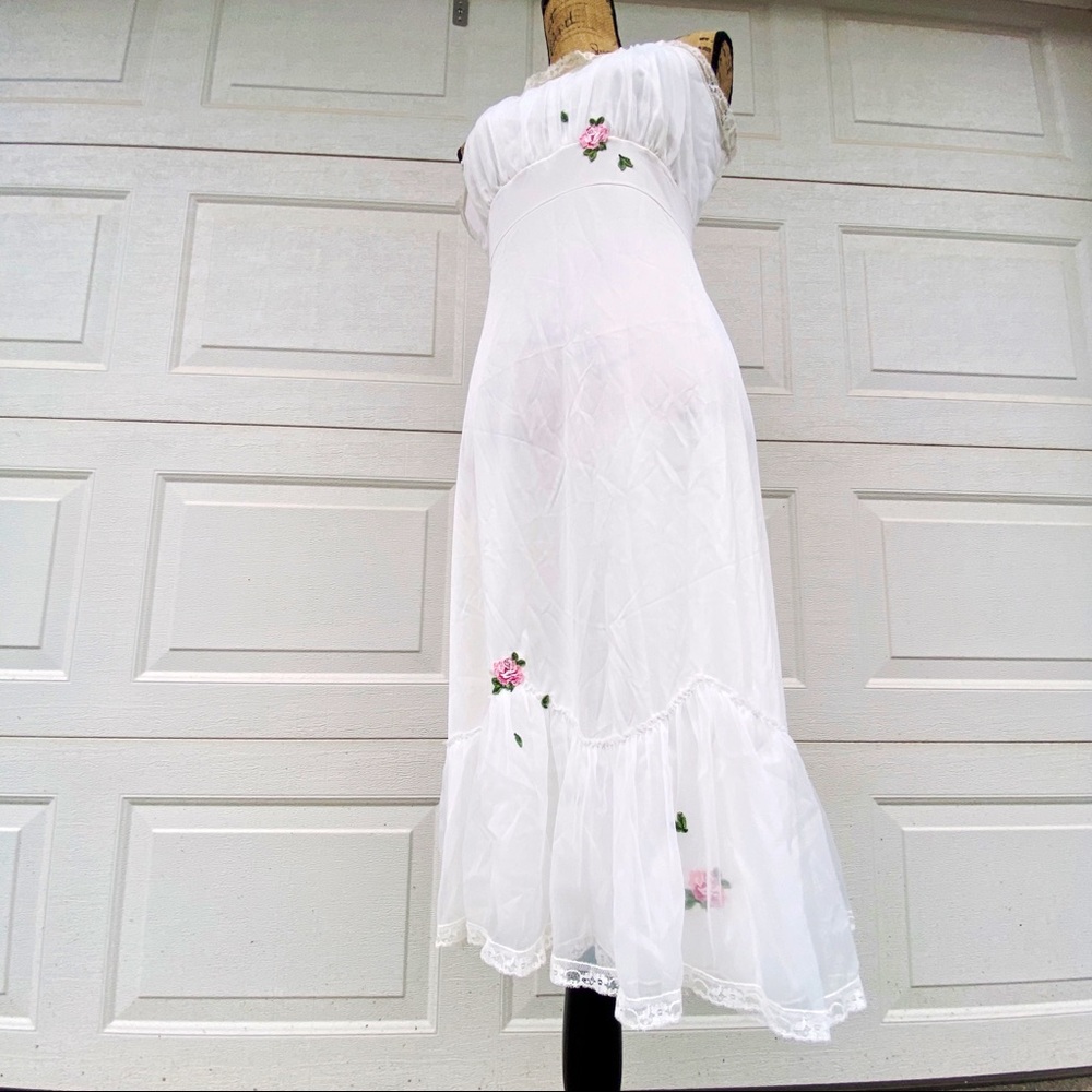 [VINTAGE] Beautiful floral white summer slip dress